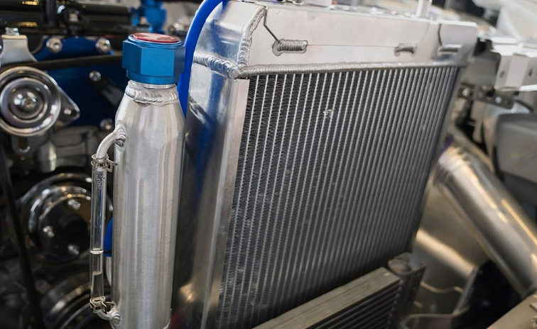 Vale la pena posizionare un radiatore dell'olio motore nella tua auto?