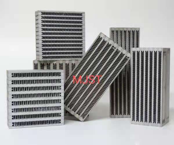 Nuclei intercooler con alette a piastra